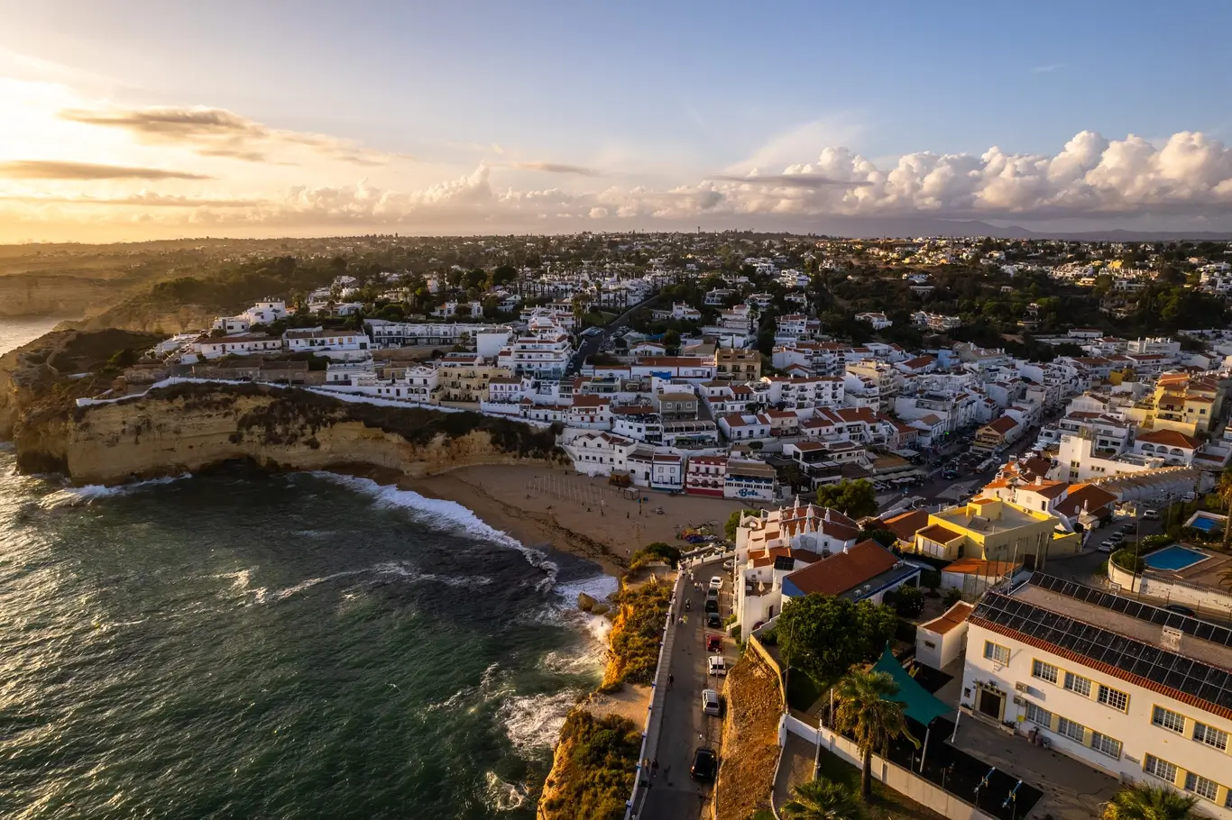 Carvoeiro cidade vista aérea
